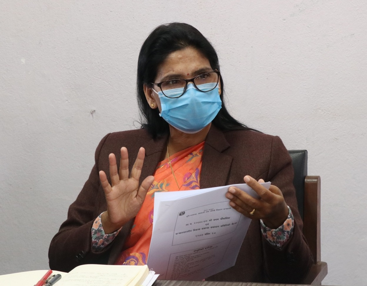 किसानलाई परिचयपत्र वितरण गर्छौं : मन्त्री अर्याल